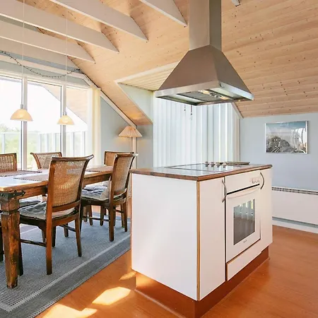 8 Person In Lokken-by Traum Løkken
