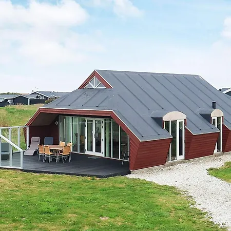 8 Person In Lokken-by Traum *